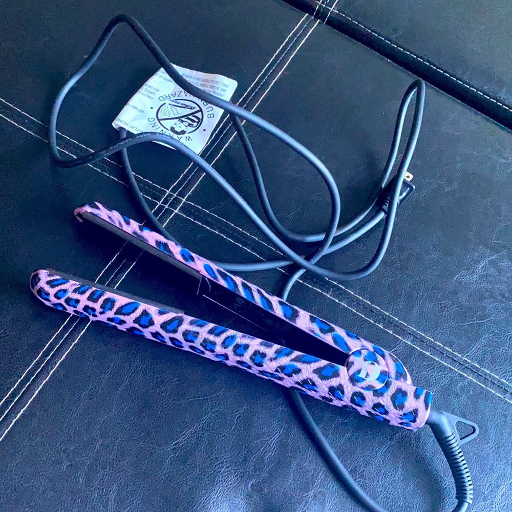 Eva hair straightener